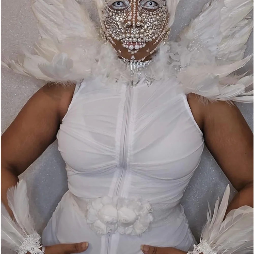Feathers cuffs for feet / hands / wrists white